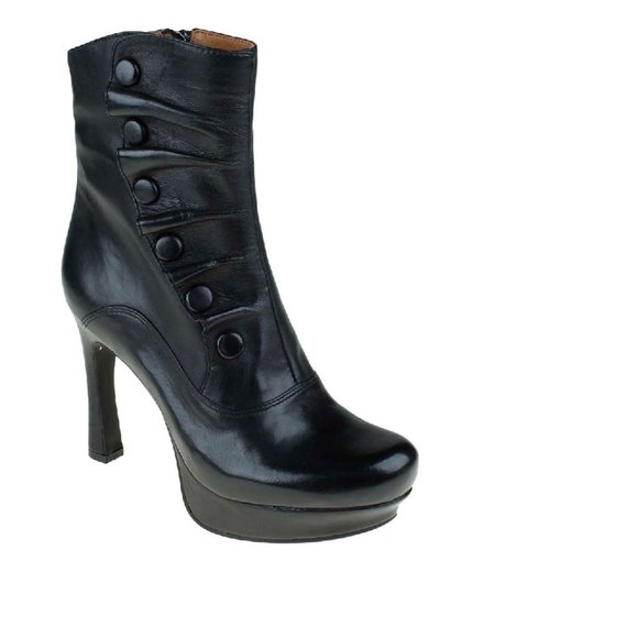 Ferrara Black Boots size 6B - Picture 2 of 3